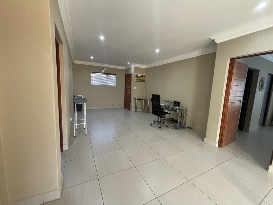 4 Bedroom Property for Sale in Heuwelsig Free State